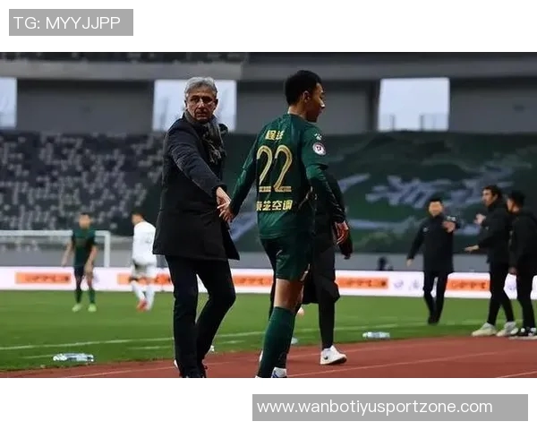 国足选帅引发热议中超中下游球队主教练积极报名参与竞争